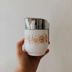 Vintage retro creamer pour